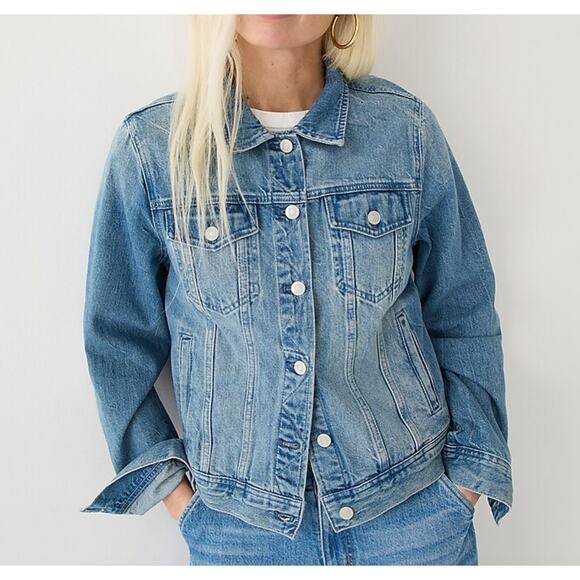 J.Crew Jacket Womens Medium Blue Brilliant Day Wash Classic Denim Trucker - Picture 1 of 11